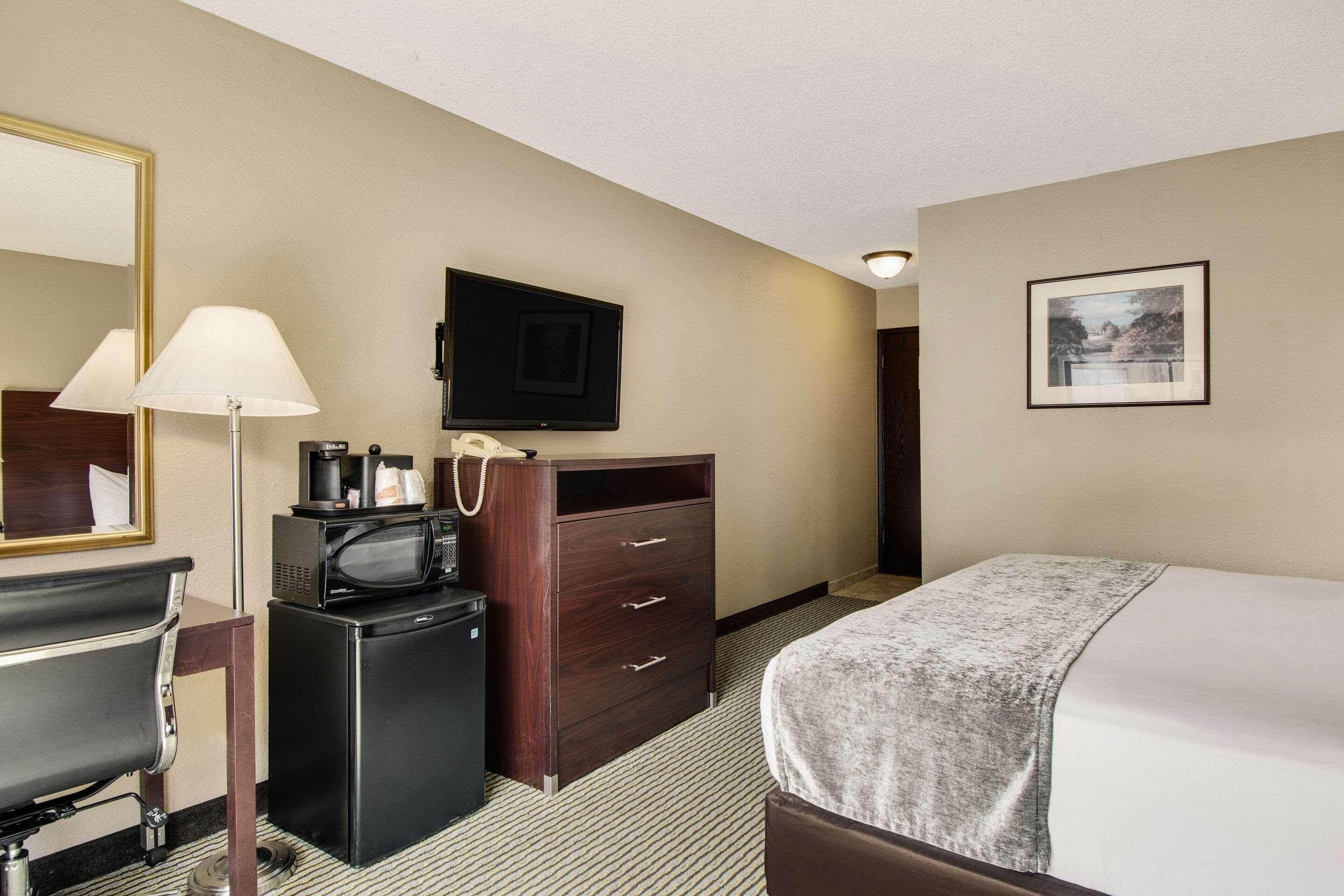 Rodeway Inn & Suites Portland - Jantzen Beach Exterior foto